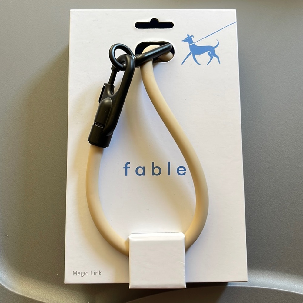 Fable Magic Link dog leash NWT